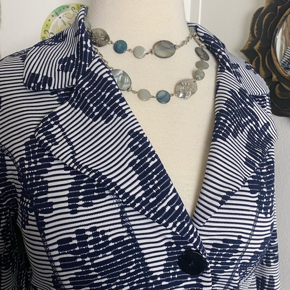 Yest dark blue white horizontal stripes with leaf print button up jacket size 6 - Picture 4 of 11